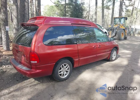 2000 Dodge Grand Caravan Sport from USA, damaged, VIN 1B4GT44L4YB570744